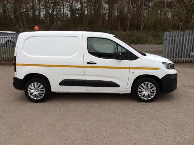 2019 Peugeot Partner 1000 1.5 Bluehdi 100 Professional Van (NU69EYH) Image 15