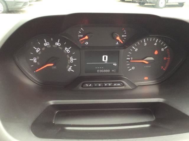 2019 Peugeot Partner 1000 1.5 Bluehdi 100 Professional Van (NU69EYH) Image 18