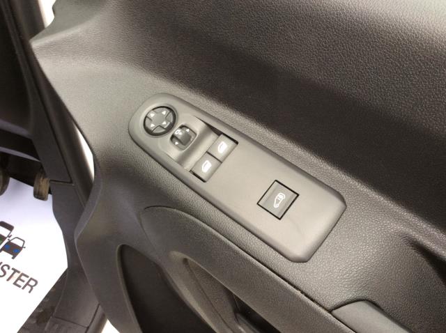 2019 Peugeot Partner 1000 1.5 Bluehdi 100 Professional Van (NU69EYH) Image 28