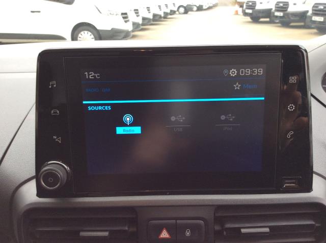 2019 Peugeot Partner 1000 1.5 Bluehdi 100 Professional Van (NU69EYH) Image 20