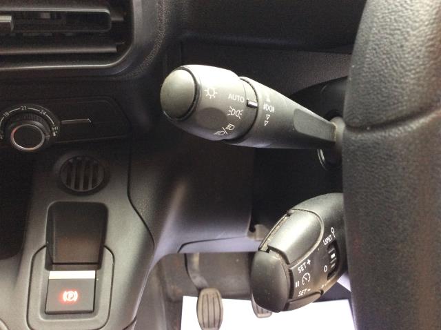 2019 Peugeot Partner 1000 1.5 Bluehdi 100 Professional Van (NU69EYH) Image 26