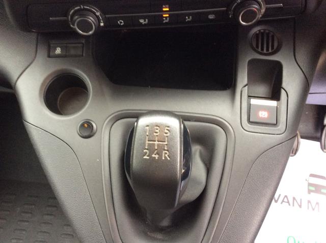 2019 Peugeot Partner 1000 1.5 Bluehdi 100 Professional Van (NU69EYH) Image 25