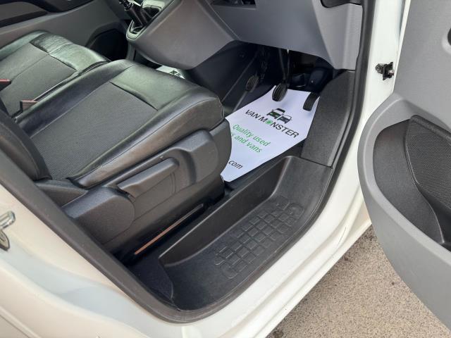 2019 Peugeot Expert L1 1000 1.5BLUE HDI 100PS PROFESSIONAL EURO 6 (NU69FCN) Image 17