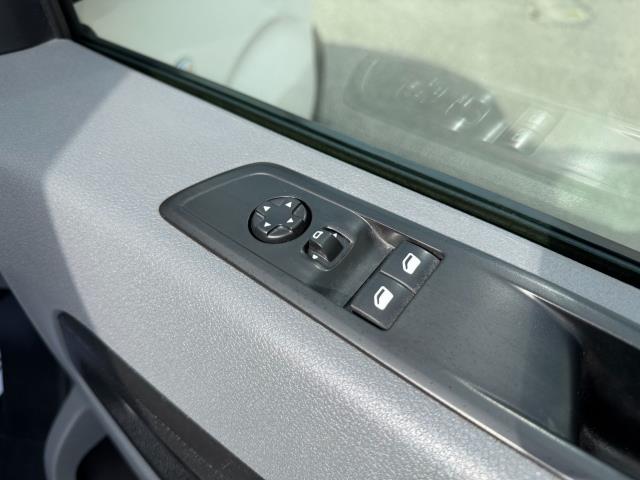 2019 Peugeot Expert L1 1000 1.5BLUE HDI 100PS PROFESSIONAL EURO 6 (NU69FCN) Image 19