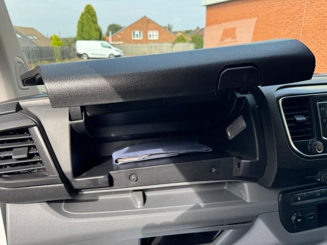 2019 Peugeot Expert L1 1000 1.5BLUE HDI 100PS PROFESSIONAL EURO 6 (NU69FCN) Image 39