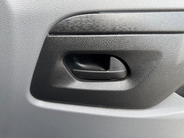 2019 Peugeot Expert L1 1000 1.5BLUE HDI 100PS PROFESSIONAL EURO 6 (NU69FCN) Image 20