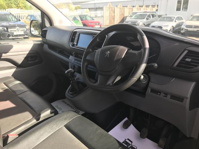 2019 Peugeot Expert 1000 1.5 BLUEHDI 100 PROFESSIONAL EURO 6 VAN (NU69OSM) Image 22