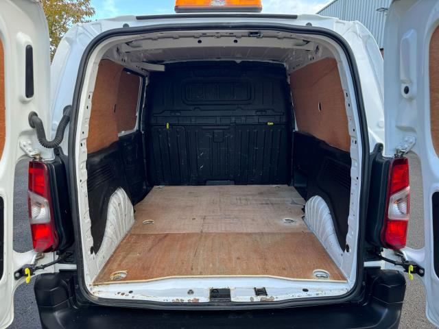 2019 Peugeot Partner 1000 1.5 Bluehdi 100 Professional Van (70MPH SPEED RESTRICTED) (NU69PZZ) Thumbnail 36
