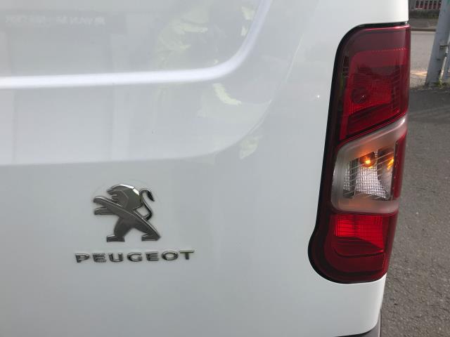 2019 Peugeot Partner L1 1000 1.5BLUE HDI 100PS PROFESSIONAL EURO 6 (NU69RBV) Image 28