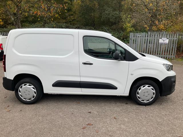 2019 Peugeot Partner 1000 1.5 Bluehdi 100 Professional Van (NU69RJY) Image 15