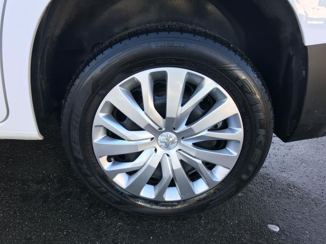 2020 Peugeot Partner 1000 1.5 Bluehdi 100 Professional Van (NU69RXF) Image 15