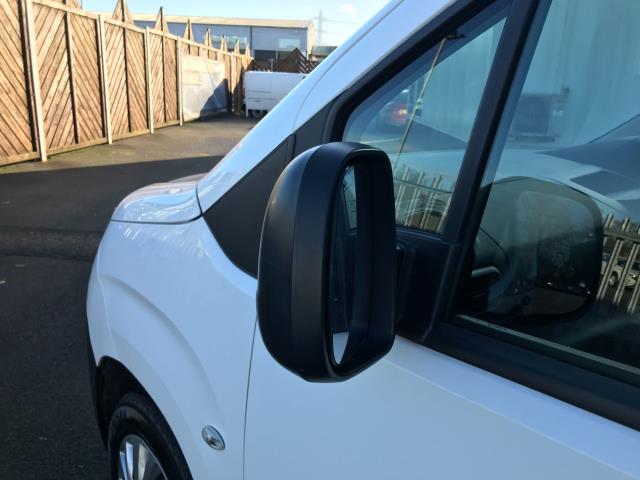 2020 Peugeot Partner 1000 1.5 Bluehdi 100 Professional Van (NU69RXF) Image 16