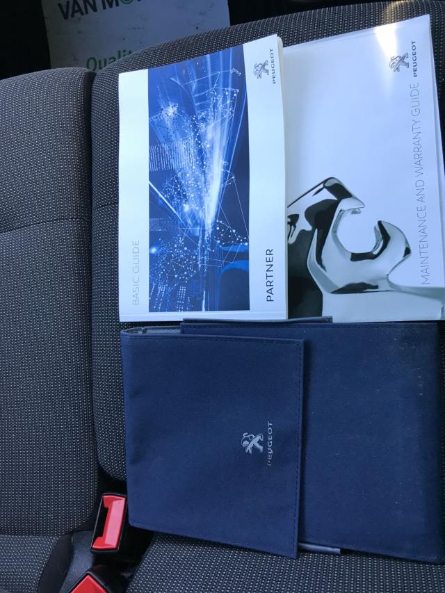 2020 Peugeot Partner 1000 1.5 Bluehdi 100 Professional Van (NU69RXF) Image 33