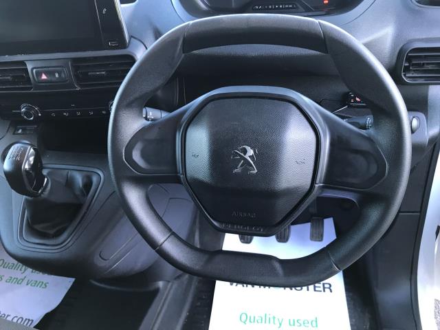 2020 Peugeot Partner 1000 1.5 Bluehdi 100 Professional Van (NU69RXF) Image 22