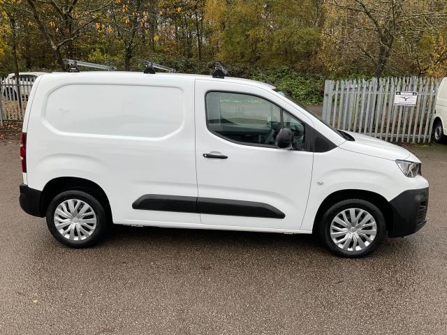 2020 Peugeot Partner 1000 1.5 Bluehdi 100 Professional Van (NU69RYD) Image 15