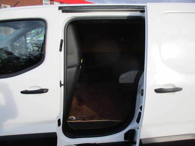 2019 Peugeot Partner 1000 1.5 Bluehdi 100 Professional Van (NU69RZD) Image 26