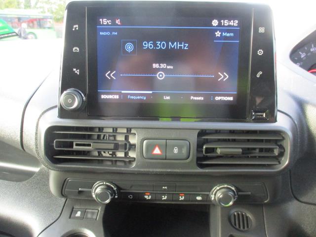 2019 Peugeot Partner 1000 1.5 Bluehdi 100 Professional Van (NU69RZD) Image 19