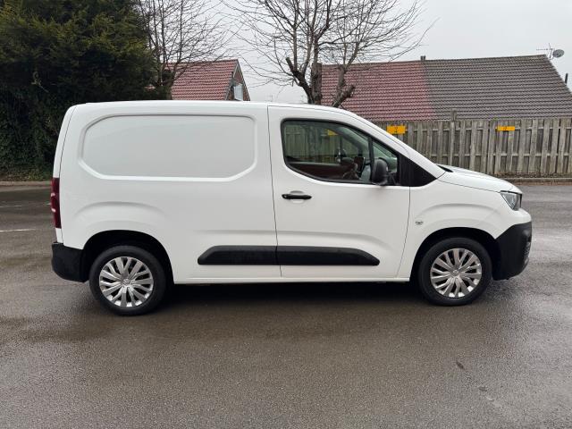 2020 Peugeot Partner 1000 1.5 Bluehdi 100 Professional Van Euro 6 (NU69UKP) Image 10