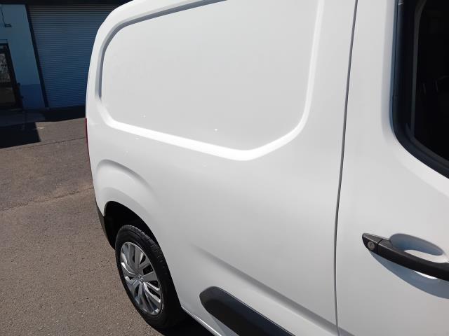 2020 Peugeot Partner L1 1000 1.5BLUE HDI 100PS PROFESSIONAL EURO 6 (NU69UMH) Image 8