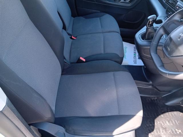 2020 Peugeot Partner L1 1000 1.5BLUE HDI 100PS PROFESSIONAL EURO 6 (NU69UMH) Image 13