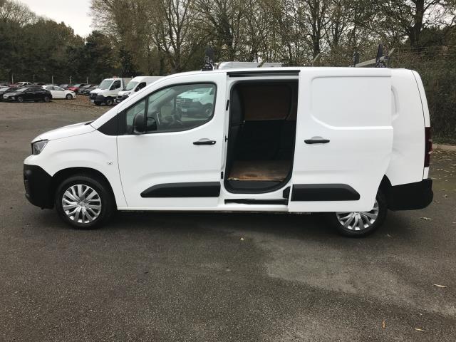 2019 Peugeot Partner 950 1.5 Bluehdi 100 L2 Professional Van (NU69UTW) Image 6