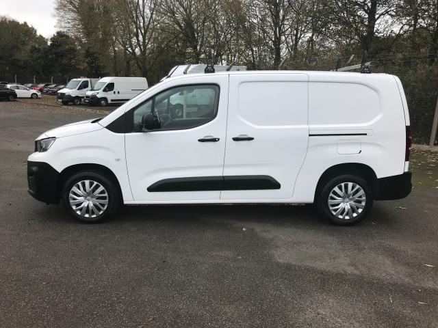 2019 Peugeot Partner 950 1.5 Bluehdi 100 L2 Professional Van (NU69UTW) Image 4