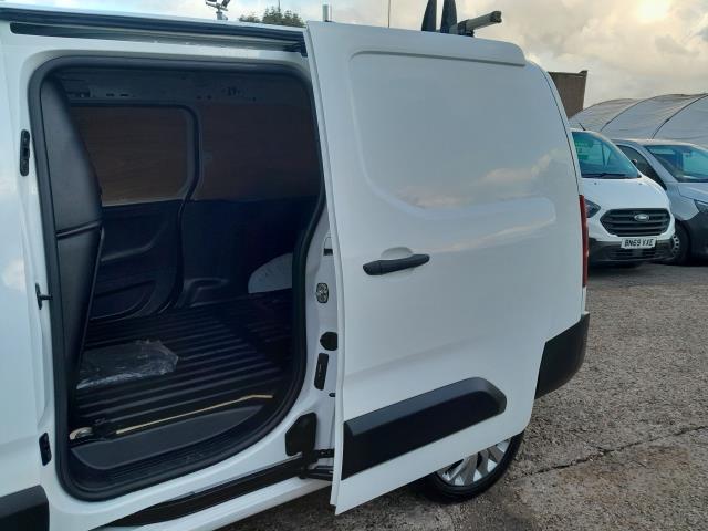 2019 Peugeot Partner 950 1.5 Bluehdi 100 L2 Professional Van (NU69UUV) Image 13