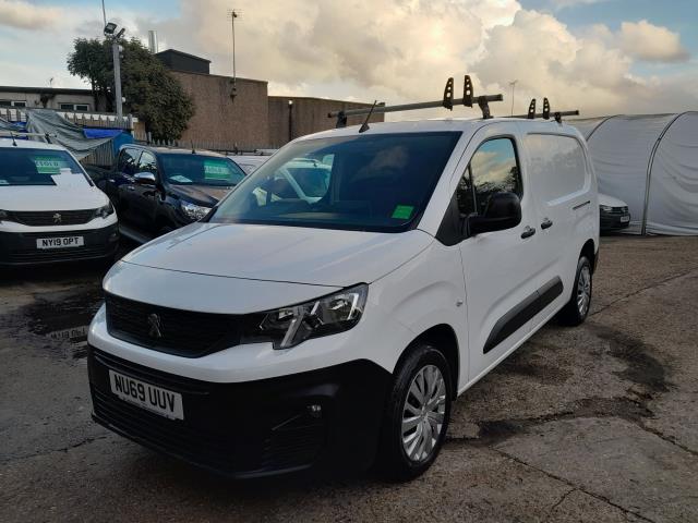 2019 Peugeot Partner 950 1.5 Bluehdi 100 L2 Professional Van (NU69UUV) Image 4