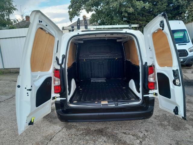 2019 Peugeot Partner 950 1.5 Bluehdi 100 L2 Professional Van (NU69UUV) Image 11