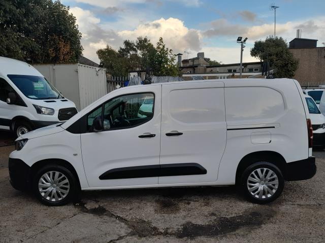 2019 Peugeot Partner 950 1.5 Bluehdi 100 L2 Professional Van (NU69UUV) Image 10