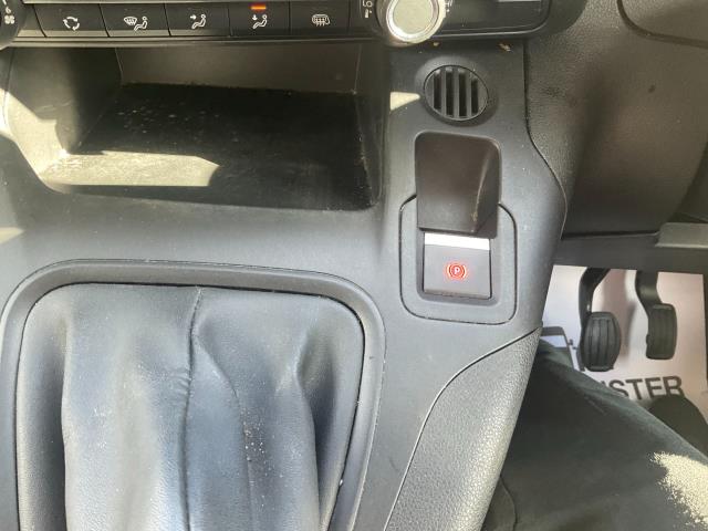 2019 Peugeot Partner 950 1.5 Bluehdi 100 Professional (LONG) Van (NU69WJO) Image 24