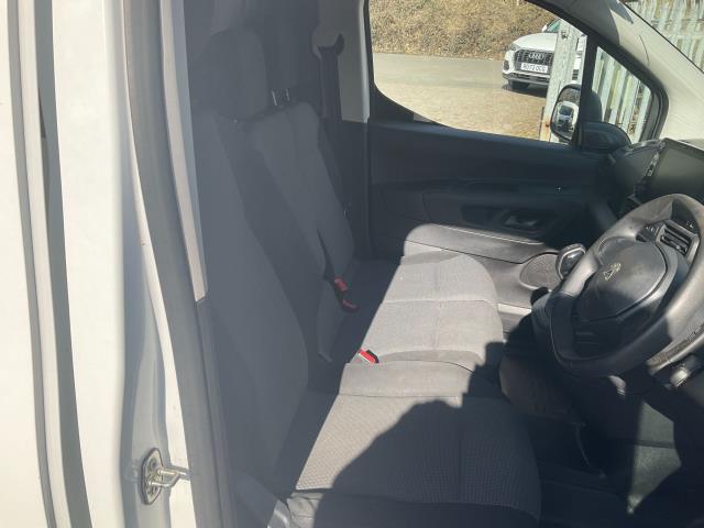 2019 Peugeot Partner 950 1.5 Bluehdi 100 Professional (LONG) Van (NU69WJO) Image 16