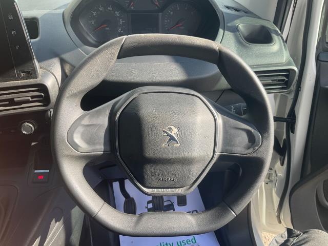 2019 Peugeot Partner 950 1.5 Bluehdi 100 Professional (LONG) Van (NU69WJO) Image 17