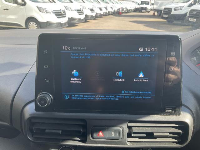 2019 Peugeot Partner 950 1.5 Bluehdi 100 Professional (LONG) Van (NU69WJO) Image 20