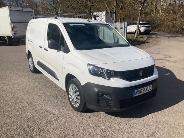 2019 Peugeot Partner 950 1.5 Bluehdi 100 Professional (LONG) Van (NU69WJO) Image 32
