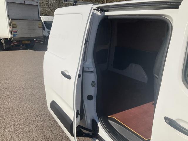 2019 Peugeot Partner 950 1.5 Bluehdi 100 Professional (LONG) Van (NU69WJO) Image 14
