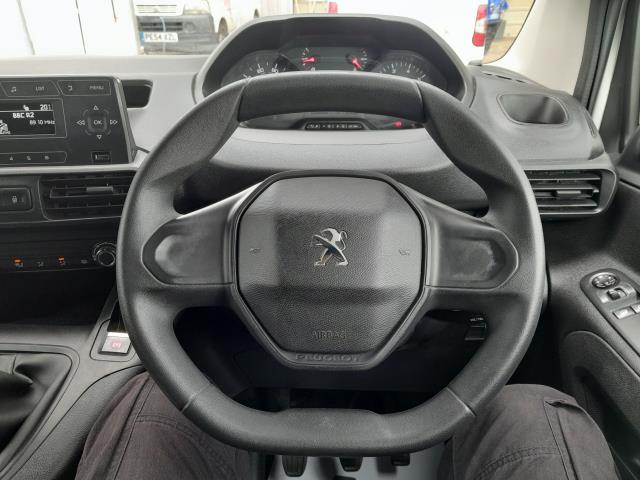 2019 Peugeot Partner 1000 1.5 Bluehdi 100 Grip Van (NU69WNG) Image 16