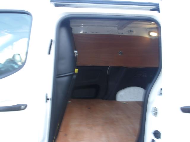 2019 Peugeot Partner 1000 1.5 Bluehdi 100 Grip Van (NU69WNR) Image 14
