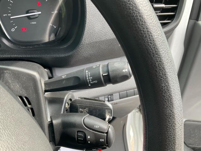 2020 Peugeot Expert 1400 2.0 Bluehdi 120 Professional Van (NU70BDX) Image 32