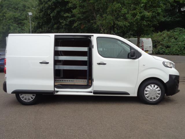 2020 Peugeot Expert 1400 2.0 Bluehdi 120 Professional Van (NU70BFJ) Image 17