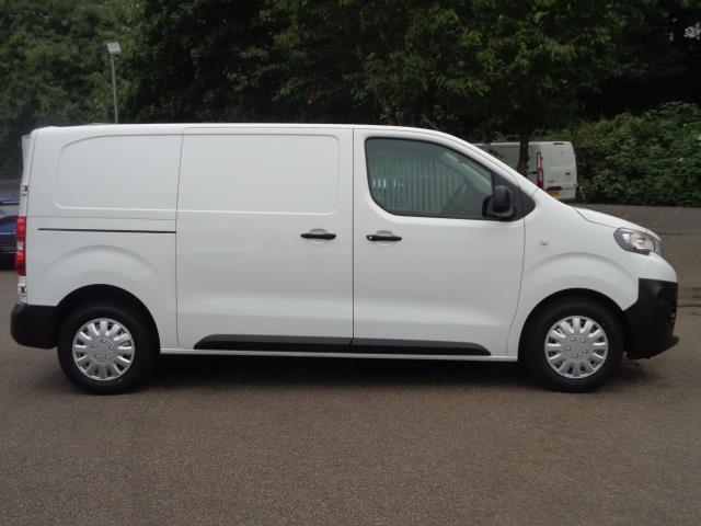 2020 Peugeot Expert 1400 2.0 Bluehdi 120 Professional Van (NU70BFJ) Image 16