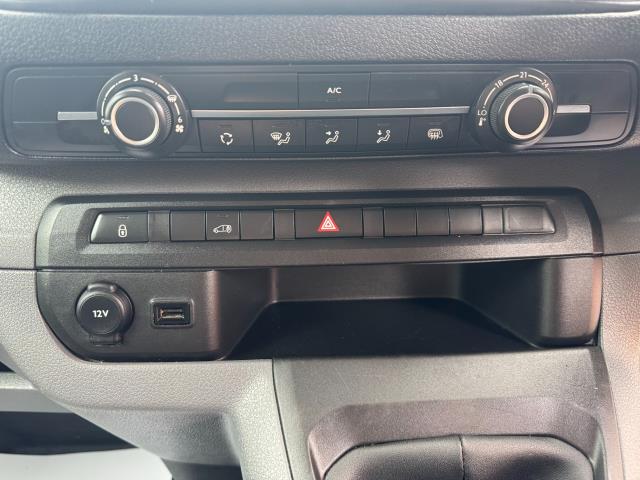 2020 Peugeot Expert 1400 2.0 Bluehdi 120 Professional Van (NU70BKY) Image 28