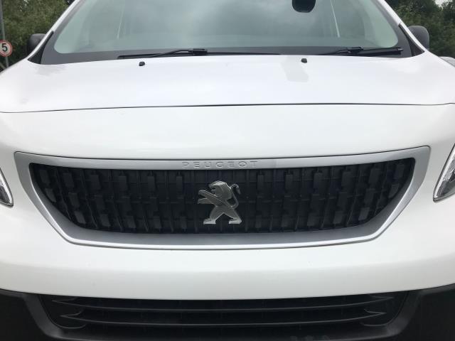2020 Peugeot Expert 1400 2.0 Bluehdi 120 Professional Van (NU70BMZ) Image 15