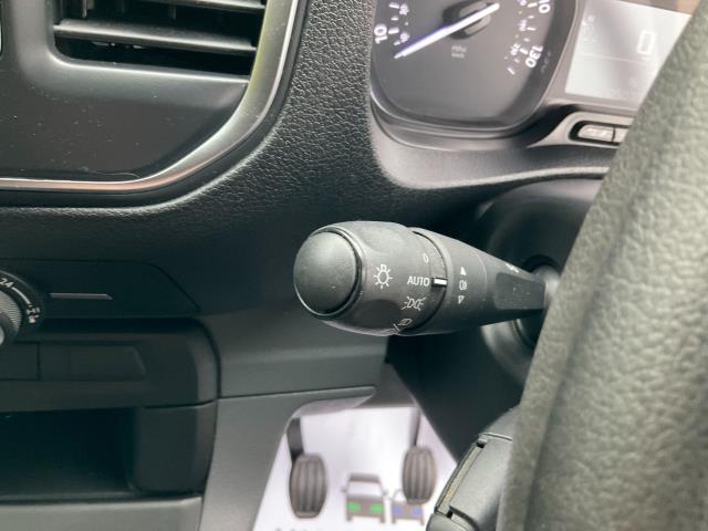 2020 Peugeot Expert 1400 2.0 Bluehdi 120 Professional Van (NU70BRZ) Image 32