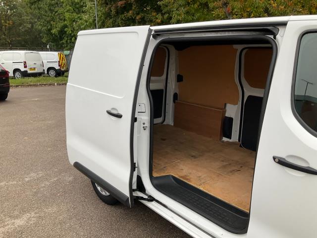 2020 Peugeot Expert 1400 2.0 Bluehdi 120 Professional Van (NU70BRZ) Image 16