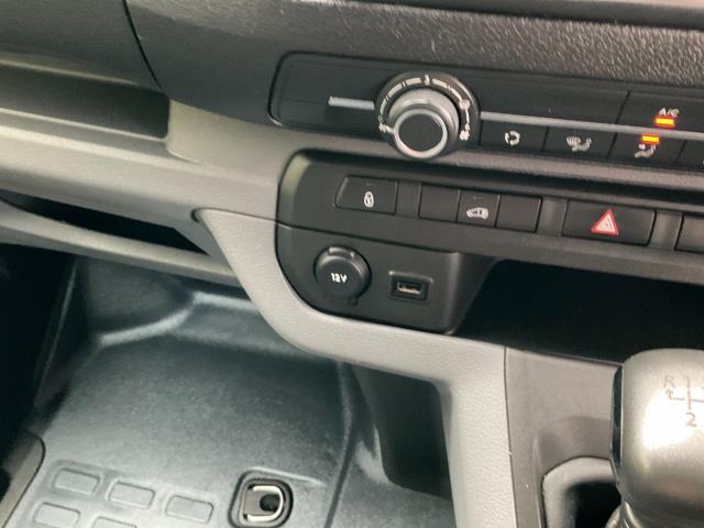 2020 Peugeot Expert 1400 2.0 Bluehdi 120 Professional Van (NU70BRZ) Image 27