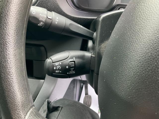 2020 Peugeot Expert 1400 2.0 Bluehdi 120 Professional Van (NU70BRZ) Image 30