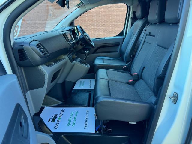 2020 Peugeot Expert 1400 2.0 Bluehdi 120 Professional Van (NU70BWY) Image 32