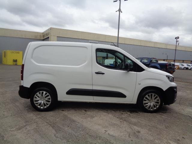 2020 Peugeot Partner 1000 1.5 Bluehdi 100 Professional Van (NU70BYW) Image 2