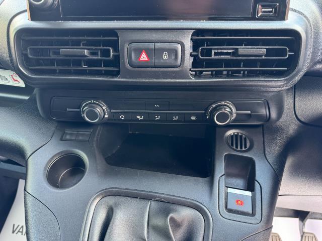 2020 Peugeot Partner 850 1.5 Bluehdi 100 Professional Crew Van (NU70BZK) Image 25